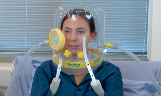 StarMed CaStar R hood kit with VentuPlus fitting and removal